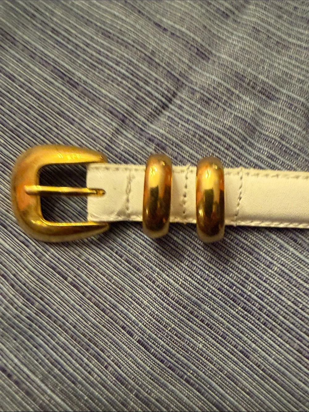 Women’s White Leather Belt with Gold Buckle. End of belt in packaging new